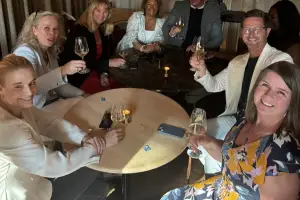 Ett hörn fyllt med arbetskamrater
